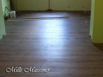 Come posso lavare il pavimento o rivestimento vinilico